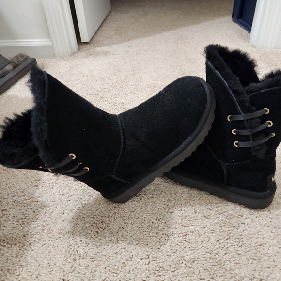 Ugg Australia Constantine Black Lace Boots Size 5 - Picture 4 of 5